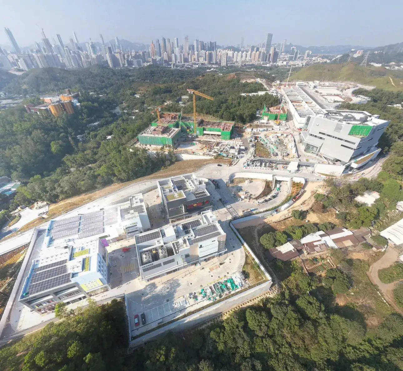 上水缸瓦甫路：​外牆工程施工現場